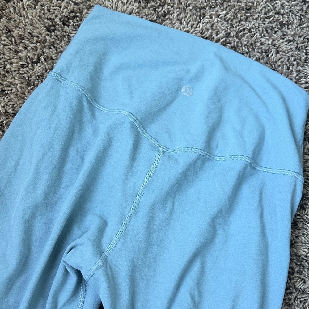 Lululemon - Picture 2 of 4